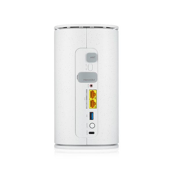 Kuvassa reitittimen takaosa